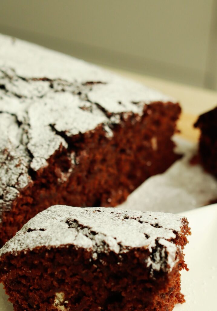 negresă de post cu apă minerală și gem