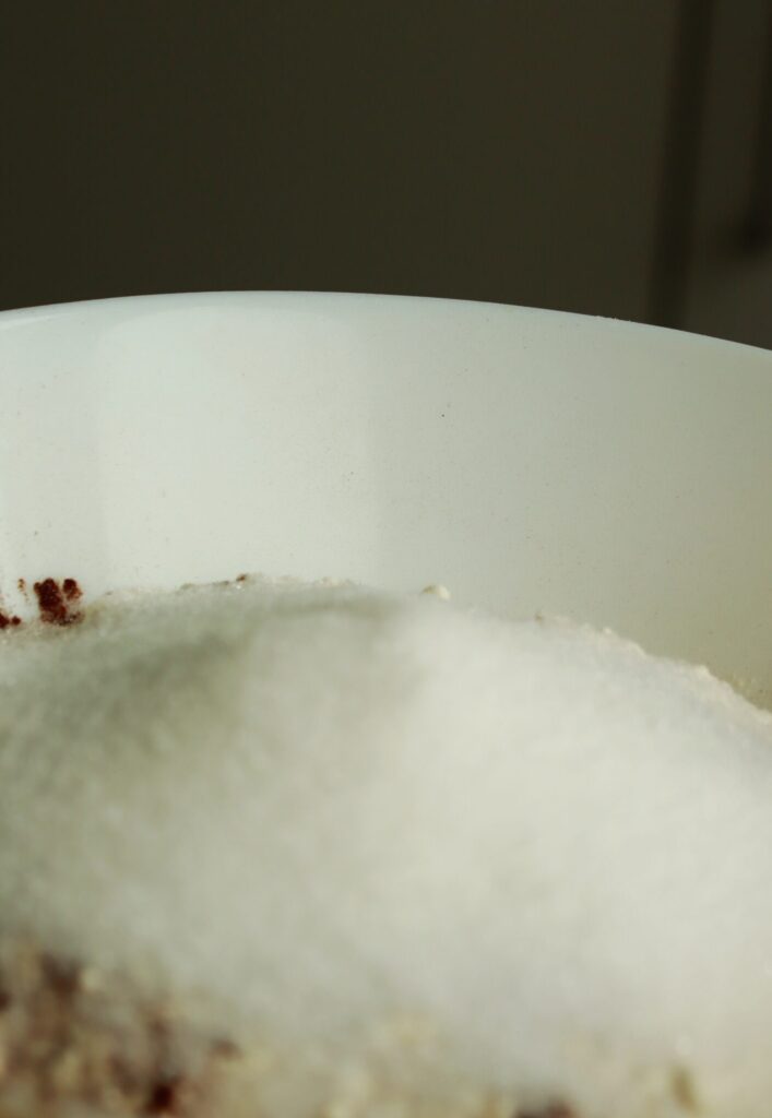 negresă de post cu apă minerală și gem