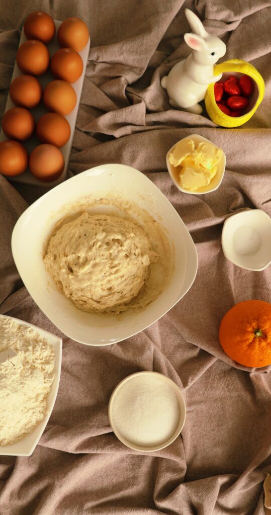 Cozonac Cruffin în două arome: mac și fistic