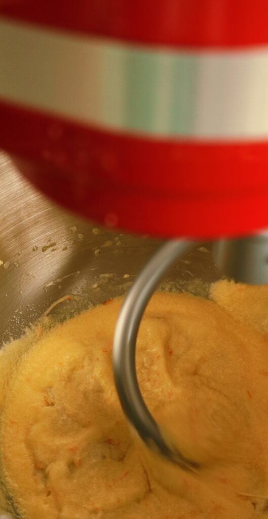 Cozonac Cruffin în două arome: mac și fistic