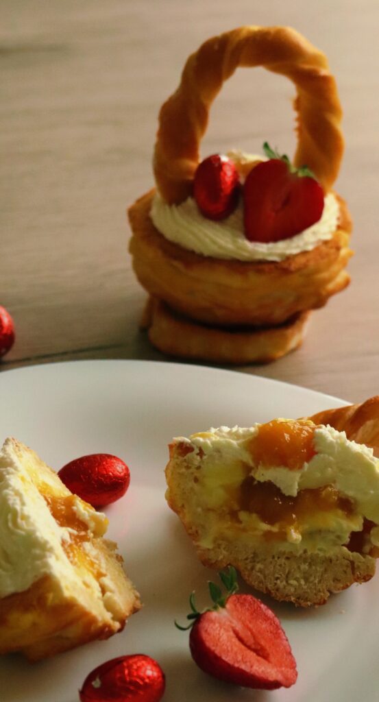 Coșulețe de Paște din foietaj și cremă