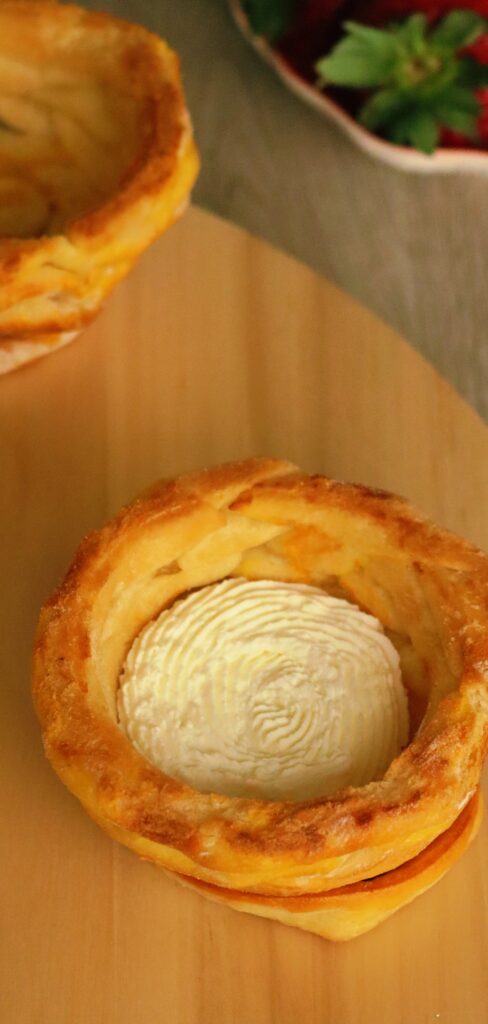 Coșulețe de Paște din foietaj și cremă