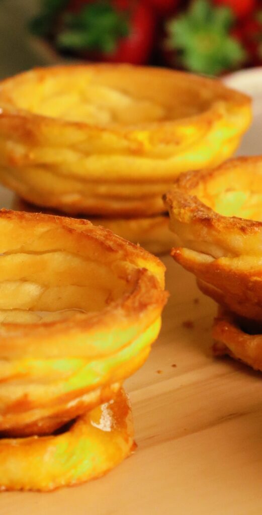 Coșulețe de Paște din foietaj și cremă