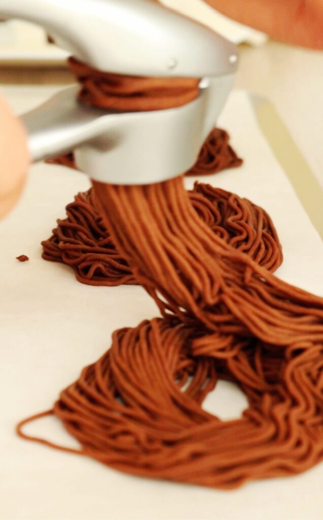 Rețetă de biscuiți ”Cuiburi” pentru Paște