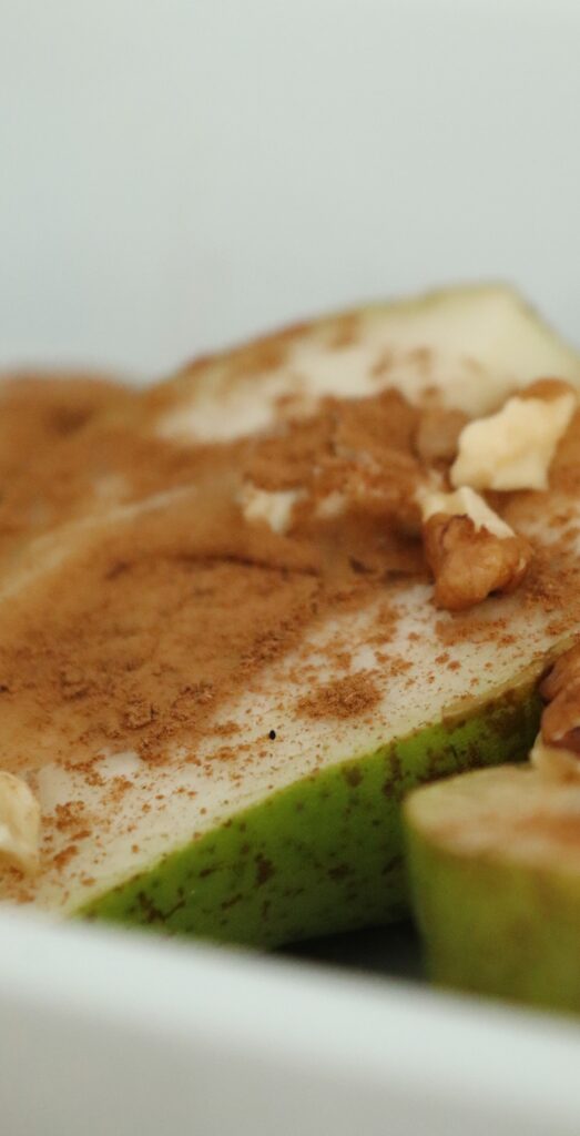 Pere coapte cu miere și nuci